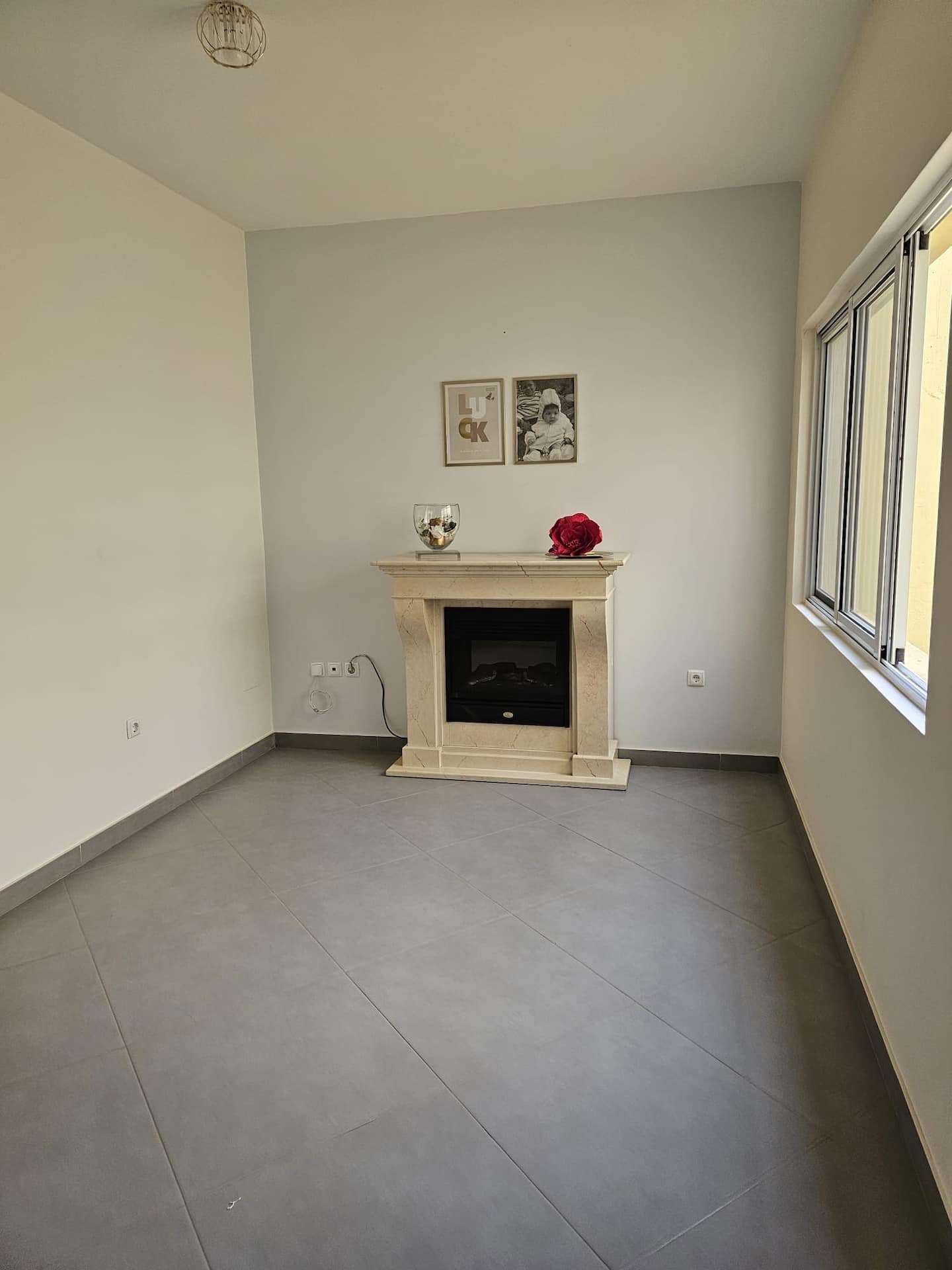 Villa Sangala living room with fireplace